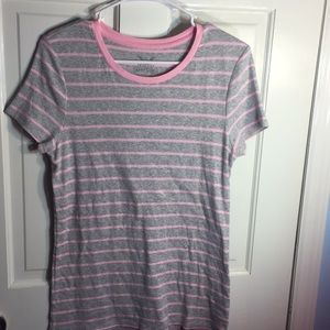 Gray and pink tee shirt